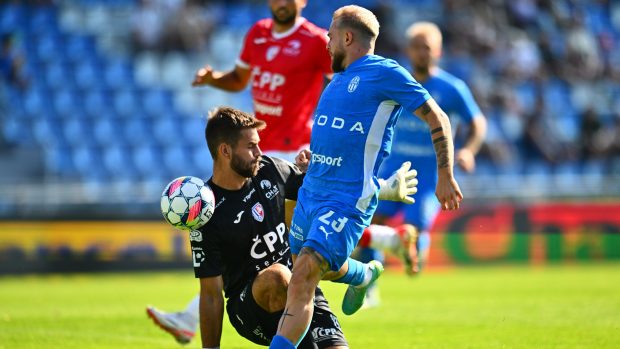 Fotbalisté Mladé Boleslavi v duelu 9. kola Chance ligy remizovali s Pardubicemi 2:2