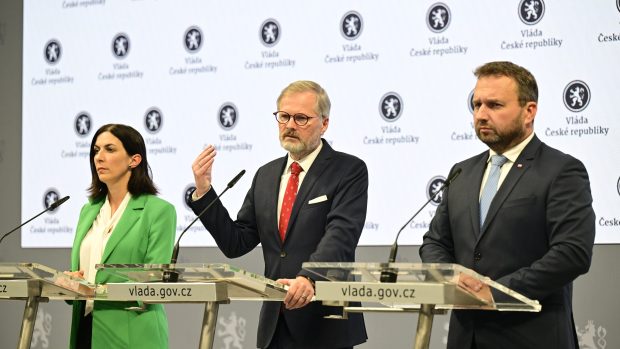 Tisková konference premiéra Petra Fialy (ODS), ministra práce a sociálních věcí Mariana Jurečky (KDU-ČSL) a předsedkyně Poslanecké sněmovny Markéty Pekarové Adamové, 24. září 2024