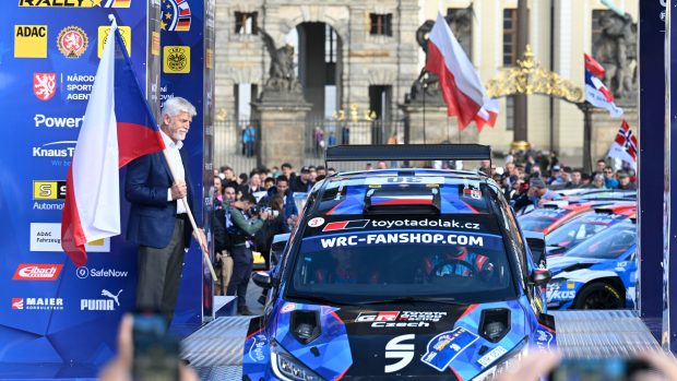 Prezident České republiky Petr Pavel na startu Středočeské rallye