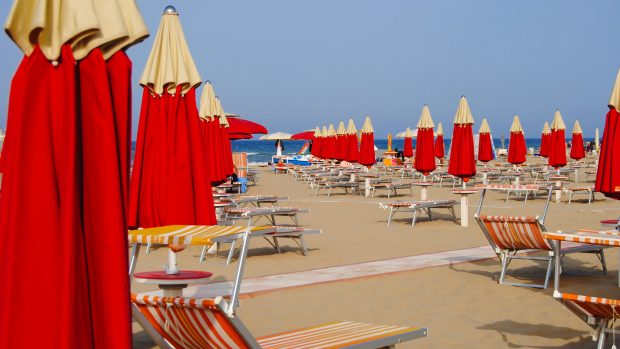 Pláž pro turisty v italském Rimini