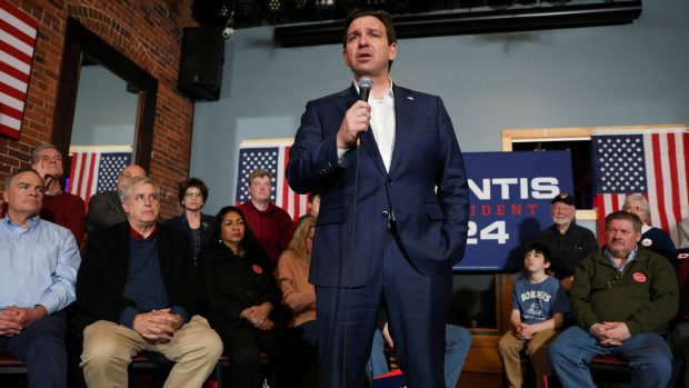 Guvernér Floridy Ron DeSantis v New Hampshire