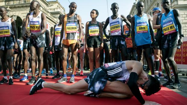 Běžci na pražském půlmaratonu.