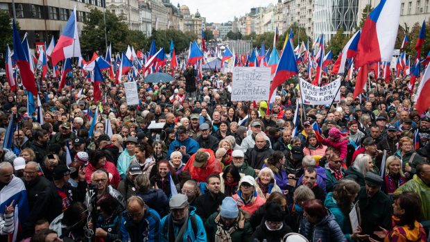 Protivládní demonstrace na Václavském náměstí.