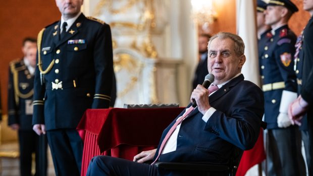 Prezident Miloš Zeman propůjčil hodnost generálmajora brigádnímu generálovi Pavlu Kolářovi