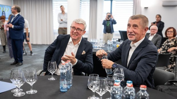 Andrej Babiš a Karel Havlíček na tiskové konferenci ANO