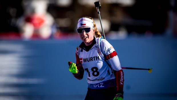 Česká biatlonistka Markéta Davidová v cíli stíhacího závodu ve švýcarském Lenzerheide