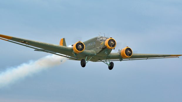 Junkers Ju-52 bylo třímotorové dopravní letadlo vyráběné v letech 1931-1952.