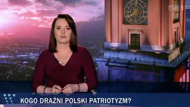 Moderátorka Zpráv Polské televize Danuta Holecká a titulek Koho dráždí polský patriotismus?