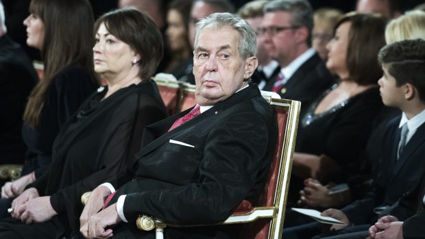 Prezident České republiky Miloš Zeman v neděli 28. října vyznamenal na Pražském hradě 42 lidí