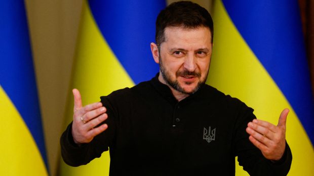 Ukrajinský prezident Volodymyr Zelenskyj během tiskové konference v Kyjevě 12. března 2025