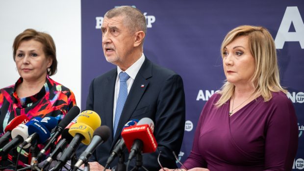 Předseda hnutí ANO Andrej Babiš na tiskové konferenci ve Sněmovně