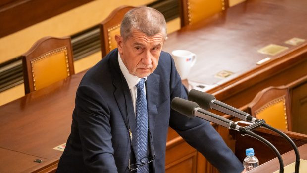 Andrej Babiš (hnutí ANO) ve Sněmovně při projednávání a schvalování novely o růstu televizního a rozhlasového poplatku s rozšířením okruhu poplatníků (24. ledna)