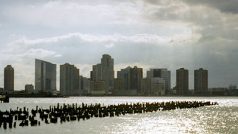 Hudson River tvoří hranici mezi New York City a New Jersey