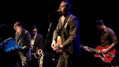 STUART A. STAPELS a Tindersticks