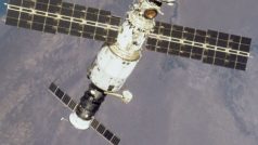 Modul Zvezda připojený ke zbytku stanice ISS