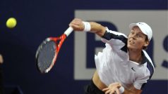 Tomáš Berdych při prohraném utkání 1. kola v Basileji s Němcem Kamkem