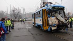 Vážná nehoda tramvaje s nákladním vozem