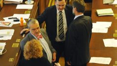 Poslanecká sněmovna 26.4. 2011, ministři před hlasováním o nedůvěře vládě