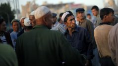 Ujgurové v čínském městě Kašgar (archivní foto)