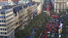 Ulice Bruselu zaplnily desetitisíce protestujících Belgičanů