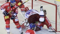 Czech Republic&#039;s goaltender Jakub Kovar (R) collides with Russia&#039;s Nikolay Kulemin (2nd R) next to his teammates Zdenek Kutlak  (L) and Michal Vondrka during their Euro Hockey Tour ice hockey game in Brno April 29, 2012