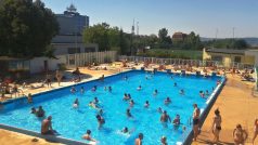Plavecký bazén Pražačka na Jarově v Praze