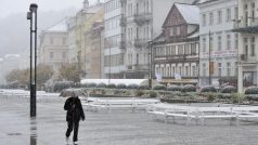 Mokrý sníh pokryl Česko