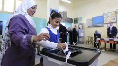 Egypťané hlasují v rozhodujícím druhém kole referenda o nové ústavě