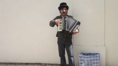 Busking, pouliční muzikant