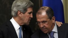 Šéf americké diplomacie John Kerry a jeho ruský protějšek Sergej Lavrov