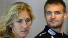 Skifaři Ondřej Synek a Miroslava Knapková odletěli na mistrovství Evropy