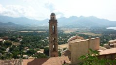 Pátrání po Laetitii Casta na Korsice dovedlo Jana Šmída do městečka Lumio
