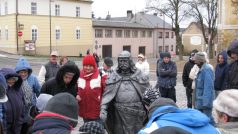 Nová dominanta náměstí v Toužimi, socha krále Jiřího z Poděbrad