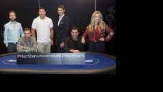 Daniel Negreanu (na obrázku vlevo) si mimo jiné zahrál na charitativním pokerovém turnaji, kterého se zúčastnili i Andrej Ševčenko, Ronaldo a Rafael Nadal