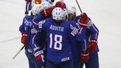 Hokejisté Francie se postarali o první překvapení světového šampionátu, když porazili po nájezdech Kanadu