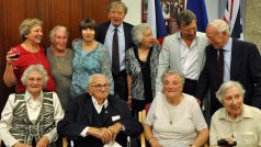 Nicholas Winton oslavil narozeniny se svými potomky i některými ze zachráněných