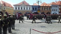 Slavnostní nástup vojáků brigády rychlého nasazení v Žatci