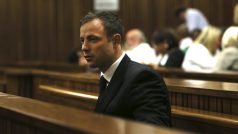 Oscar Pistorius 12.9. před soudem v Pretorii