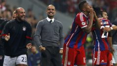 Jerome Boateng slaví svůj gól, kterým rozhodl utkání s Manchesterem City