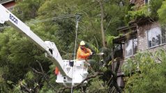 Téměř čtvrt milionu australských domácností je kvůli bouři bez elektřiny