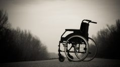 Stáří, invalidní vozík (ilustrační foto)