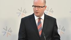 Premiér Bohuslav Sobotka na tiskové konferenci po jednání visegrádské čtyřky