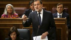 Premiér Mariano Rajoy z konzervativní Lidové strany vyhlásil volby na 20. prosince
