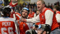 Utkání čtvrtfinále play off hokejové extraligy mezi Plzní a Olomoucí. Trenér Olomouce Zdeněk Venera