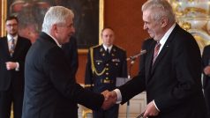 Prezident Zeman jmenoval Jiřího Rusnoka guvernérem ČNB