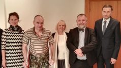 Leszek Panek (s berlemi) na polském velvyslanectví v Bejrútu. Vlevo česká ambasadorka v Libanonu Michaela Froňková, vpravo velvyslankyně ČR v Sýrii Eva Filipi, ředitel zahraničního odboru na Hradě Hynek Kmoníček a polský velvyslanec Wojciech Božek.