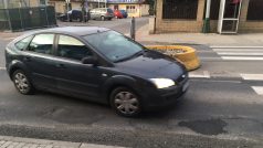Oprava výmolů v Černokostelecké ulice v Říčanech