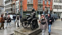 Socha Molly Malone stojí v centru Dublinu od 80. let 20. století