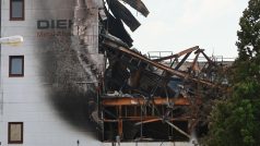 Požárem zničená tovární budova zbrojovky Diehl v Berlíně-Lichterfelde