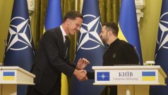 Šéf NATO Mark Rutte s ukrajinským prezidentem Volodymyrem Zelenským